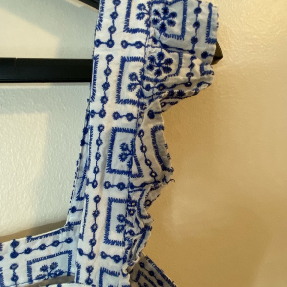 Versona White and Blue Patterned eyelet  Top size Large 100% cotton - Picture 4 of 10